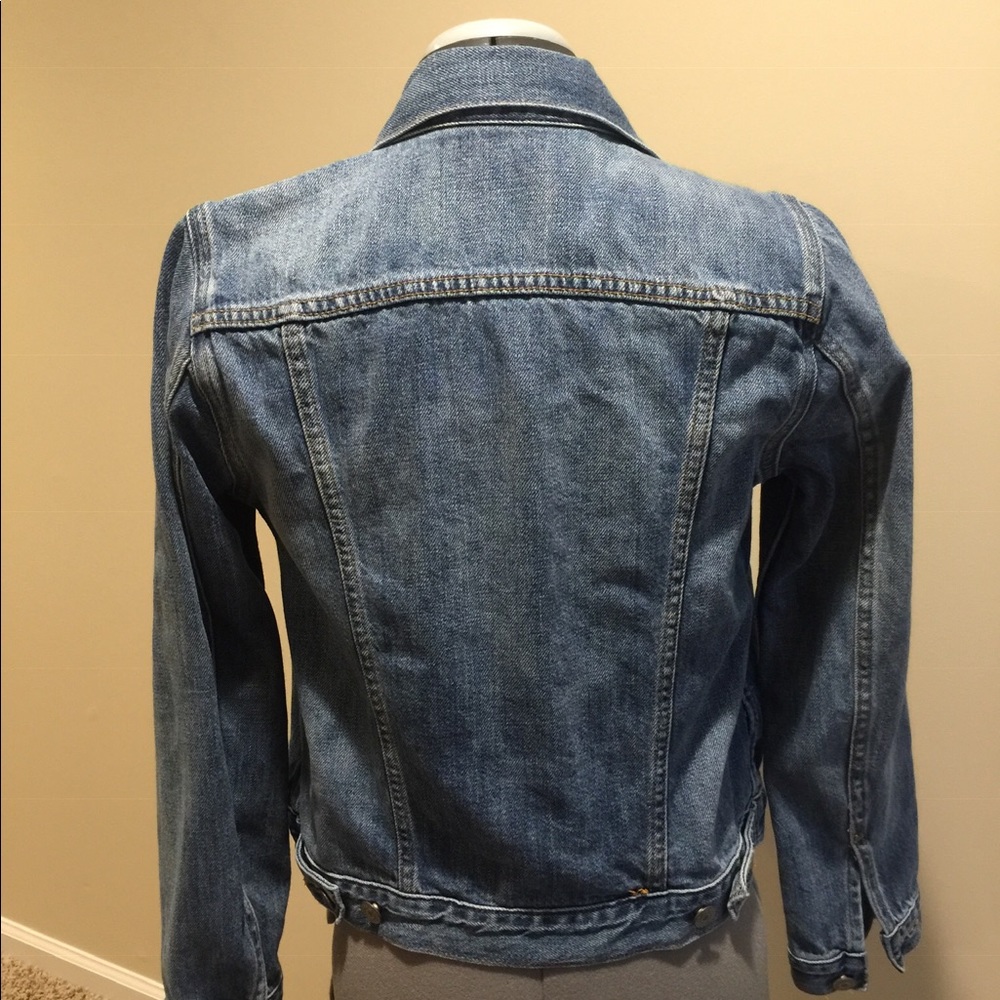 Size Small Gap Denim Jacket - image 4